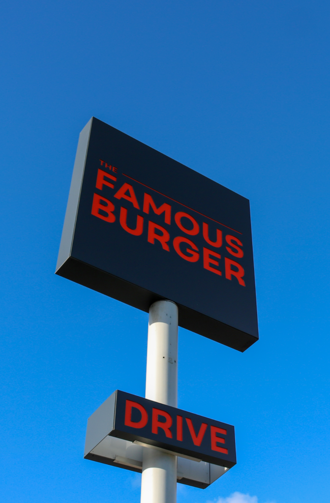 The-Famous-Burger-Enseigne