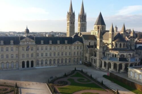 La mairie de Caen et l'Abbaye aux Hommes